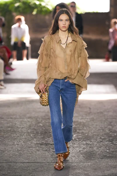 Look 35